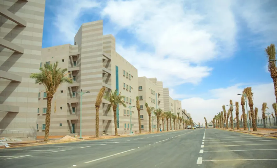 The General Administration of Projects, Operations and Maintenance renovated 8 residential apartments - صورة