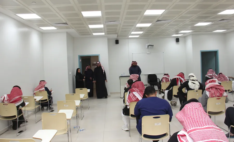 Tours of inspection to examination classrooms  -  جولات تفقدية في كلية التمريض لمقرات الاختبارات