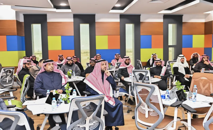 MU ENDOWMENTS ADMINISTRATION HOLDS WORKSHOPS ON ITS SUCCESS FACTORS AND STRATEGIC PLANS - جانب من ورشة العمل 