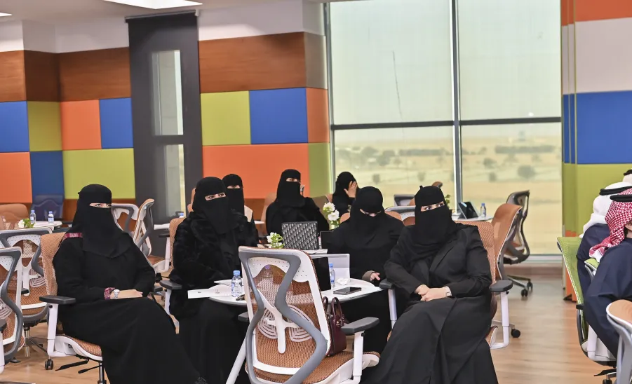 MU ENDOWMENTS ADMINISTRATION HOLDS WORKSHOPS ON ITS SUCCESS FACTORS AND STRATEGIC PLANS - جانب من ورشة العمل 