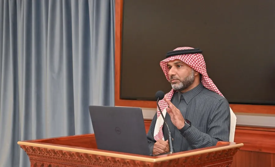 وكيل الجامعة للدراسات العليا والبحث العلمي يدشن البرامج البحثية المدعومة من الجامعة للعام 2025م - جانب من الحفل