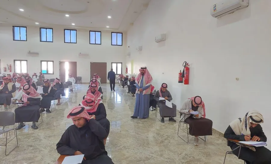 Executive directors of the Applied College conduct tour of inspection during first semester exams  - الاختبارات 