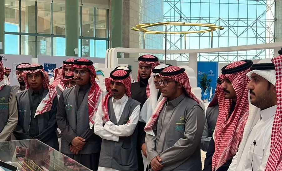 The College students visit the exhibition of the CIFAL Global networks of sustainable development - معرض