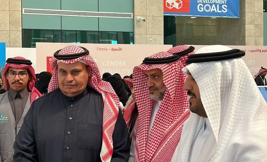 The College students visit the exhibition of the CIFAL Global networks of sustainable development - معرض