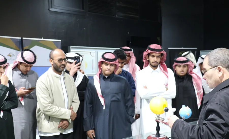 The students visit the university's astronomical observatory -  زيارة