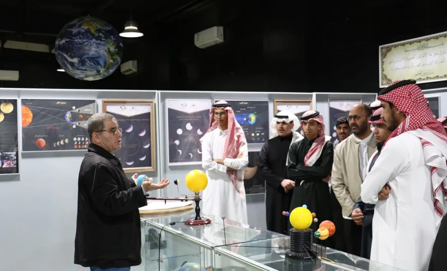 The students visit the university's astronomical observatory -  زيارة 