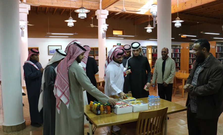 The College students visit Abdulrahman Al-Sudairy Cultural Center in Ghat -  زيارة 