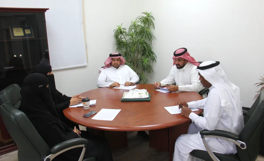 The Vice Dean for Educational Affairs and Development holds a meeting with the heads of academic departments  -  وكيل الشؤون التعليمية والتطوير بكلية التمريض يعقد اجتماعًا مع رؤساء الأقسام العلمية بالكلية
