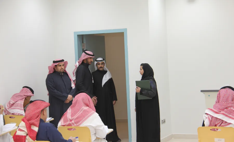Tours of inspection to examination classrooms  -  جولات تفقدية في كلية التمريض لمقرات الاختبارات