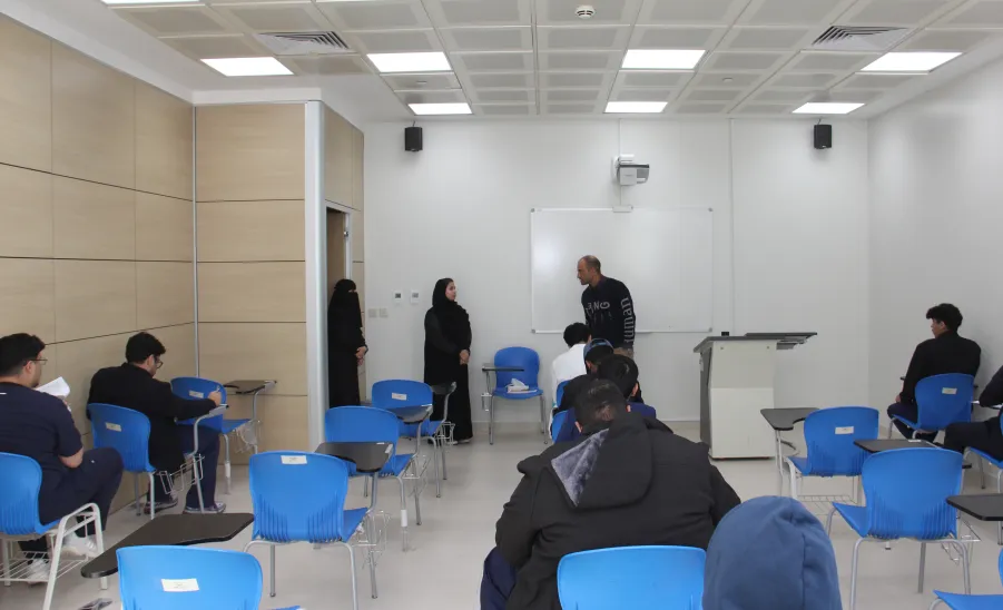 Tours of inspection to examination classrooms  -  جولات تفقدية في كلية التمريض لمقرات الاختبارات