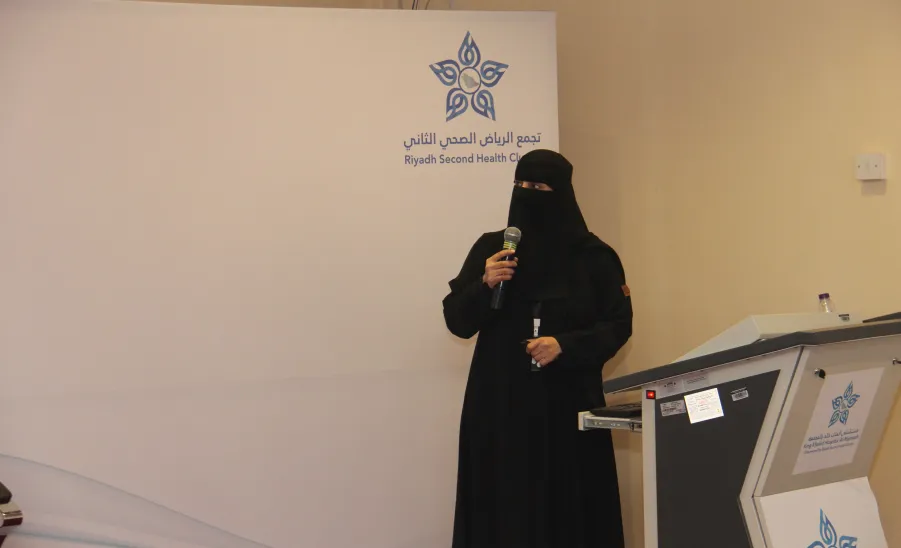 وفد من كلية التمريض بقيادة عميد الكلية يشارك في ملتقى يوم البحث العلمي - وفد من كلية التمريض بقيادة عميد الكلية يشارك في ملتقى يوم البحث العلمي