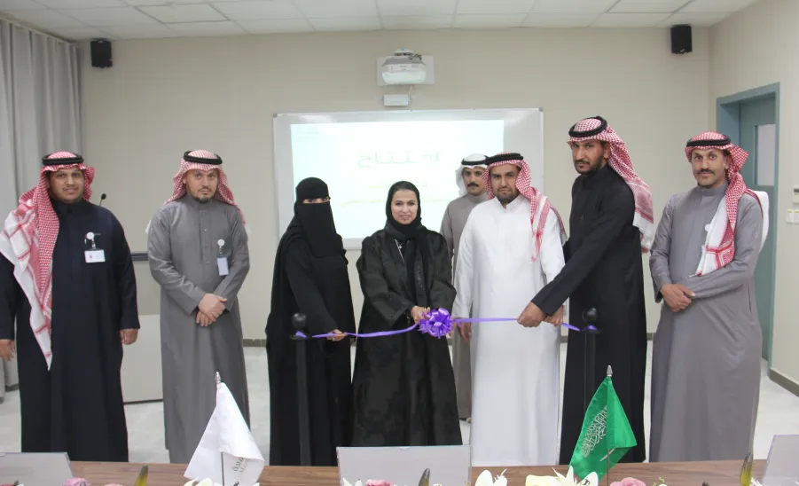 The Dean of the College of Nursing launches the Postgraduate Studies and Scientific Research Discussion Hall -  عميد ‫كلية التمريض تفتتح قاعة مناقشات الدراسات العليا والبحث العلمي‬