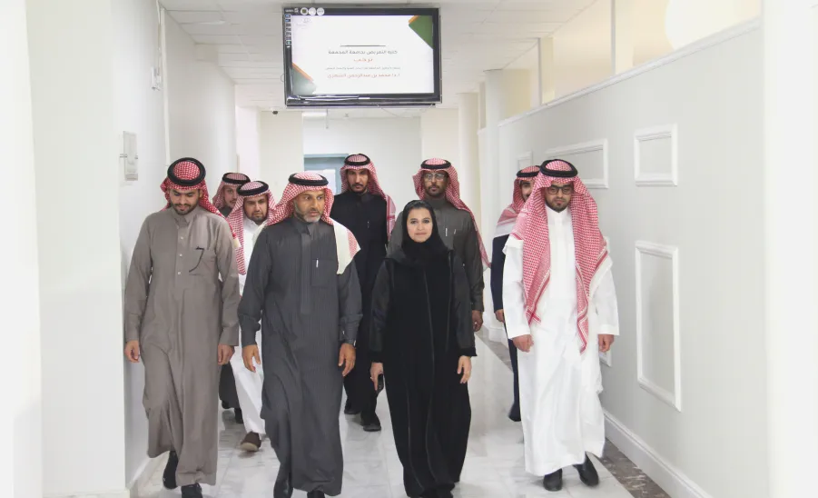 The Vice-Rector for Postgraduate Studies and Scientific Research on an inspection visit to the College of Nursing - وكيل الجامعة للدراسات العليا والبحث العلمي والمشرف على الكليات الصحية في زيارة تفقدية لكلية التمريض