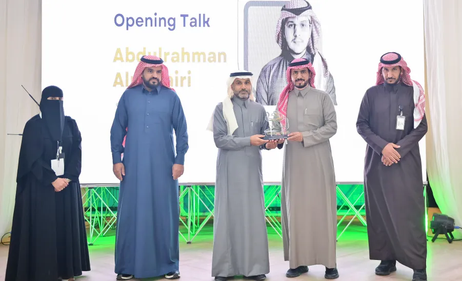 The College of Nursing honors the General Administration of Projects, Operation and Maintenance - صورة