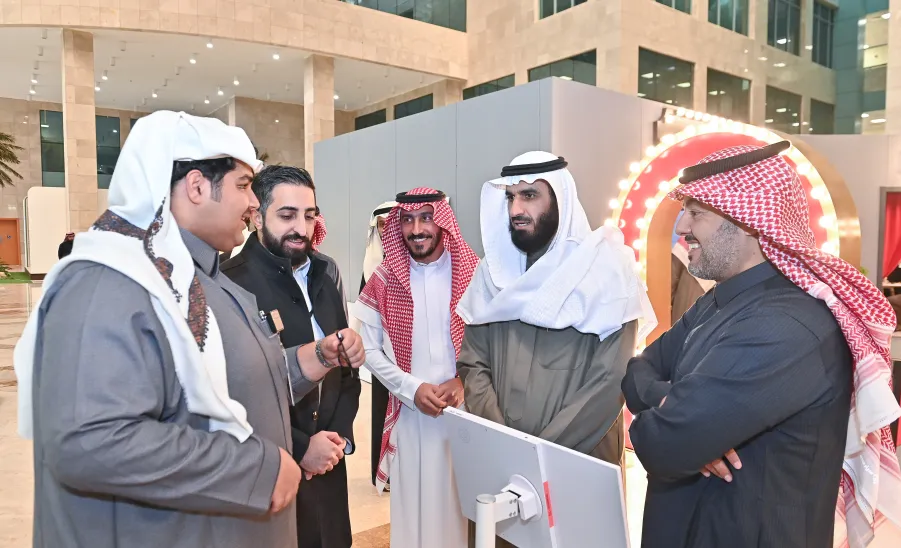 MU HOLDS A MEDIA FORUM TO DEVELOP STUDENTS' MEDIA SKILLS  - جامعة المجمعة
