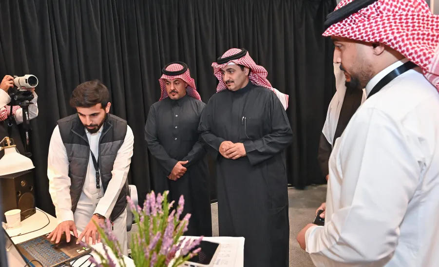 MU HOLDS A MEDIA FORUM TO DEVELOP STUDENTS' MEDIA SKILLS  - رئيس جامعة المجمعة 