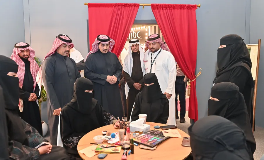 MU HOLDS A MEDIA FORUM TO DEVELOP STUDENTS' MEDIA SKILLS  - رئيس جامعة المجمعة 