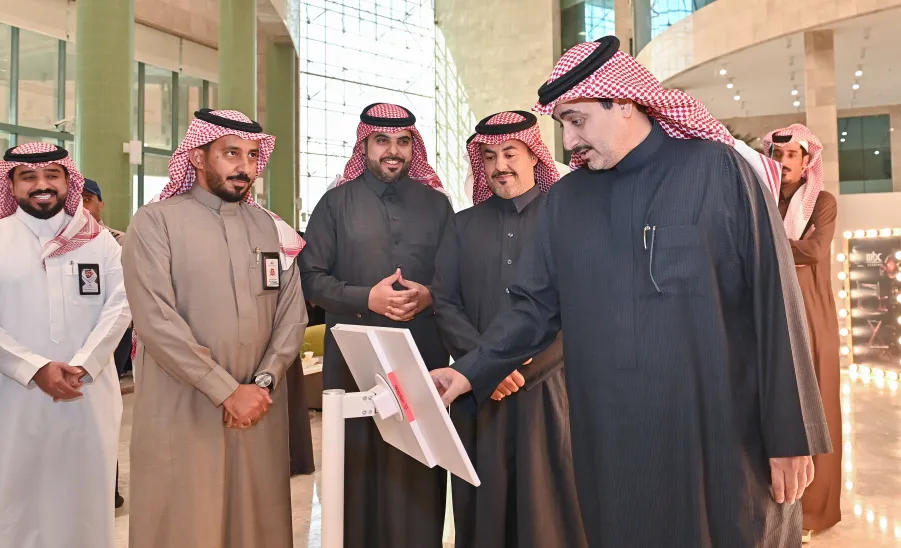 MU HOLDS A MEDIA FORUM TO DEVELOP STUDENTS' MEDIA SKILLS  - رئيس جامعة المجمعة 