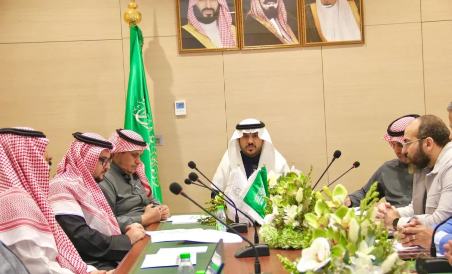 The Applied College holds the periodic meeting of the Academic Affairs, Programs and Plans Committee - صوره