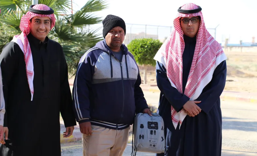 The Applied College distributes Winter Cloths for janitors  -  كسوة
