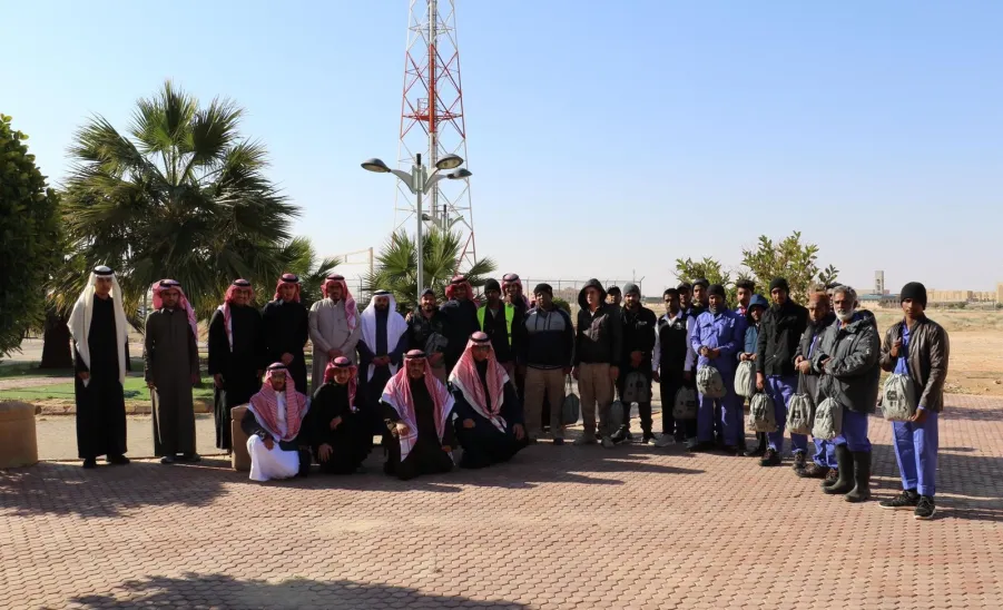 The Applied College distributes Winter Cloths for janitors  -  كسوة