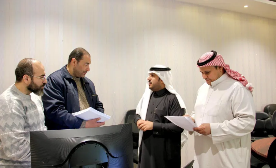The CEO of the Applied College conducts an inspection tour the Admission and Registration Unit -  صوره