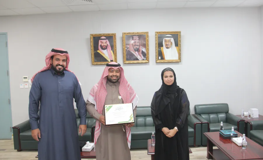 The Dean honors the employees of the Vice-Dean's Office for Educational Affairs and Development - عميد كلية التمريض تكرم موظفي وكالة الكلية للشؤون التعليمية والتطوير