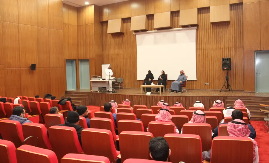 The College of Nursing organizes a meeting for Bridging Program students 'Tajseer'  -  كلية التمريض تنظم لقاءً لطلاب وطالبات برنامج التجسير