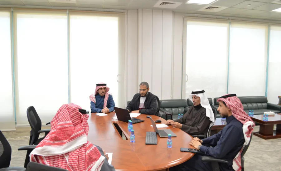 The Vice-Rector for Educational Affairs chairs the Standing Committee for Academic Plans and Curricula  -  الجلسة الأولى للجنة الخطط والمناهج الدراسية