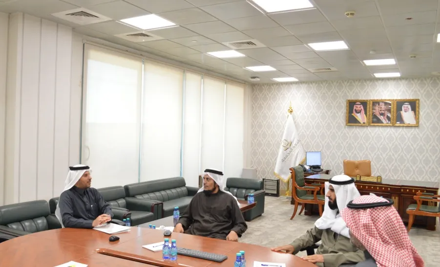 في إطار تطوير تعزيز جودة التعليم: وكيل الجامعة للشؤون التعليمية يعقد اجتماعاً مع عمداء الكليات والعمادات المساندة - اجتماع الوكيل مع عدد من العمداء