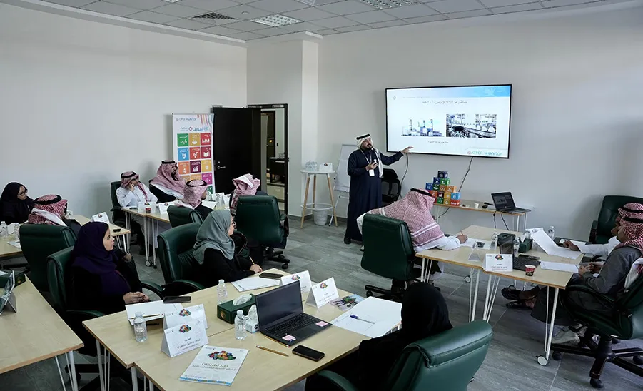 The Saudi CIVAL Center concludes the “Sustainable Development Goals 2030 Applications Expert” program  -  برعاية رئيس الجامعة .. مركز سيفال السعودية يختتم برنامج "خبير تطبيقات أهداف التنمية المستدامة 2030" بمشاركة قيادات من مركز الملك سلمان للإغاثة