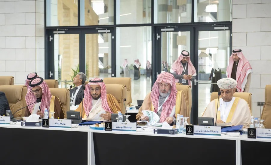MU's role in the twenty-seventh meeting in the Gulf Cooperation Council countries was commended  -  وكيل الجامعة للتنمية والاستثمار يثمن لقطاع شؤون الإنسان والبيئة بأمانة مجلس التعاون لدول الخليج العربية إشادتها بدور جامعة المجمعة