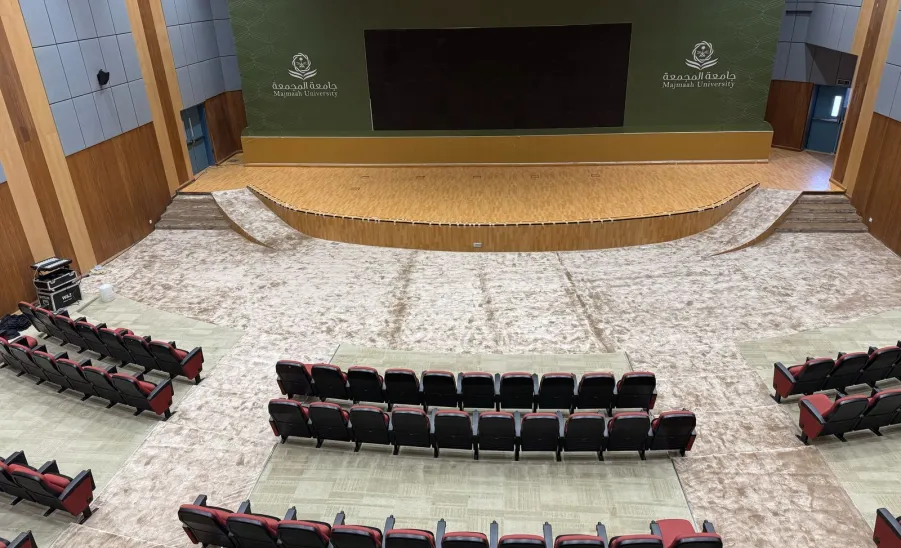 The General Administration of Projects, Operations and Maintenance, renovates the university auditorium  - صورة