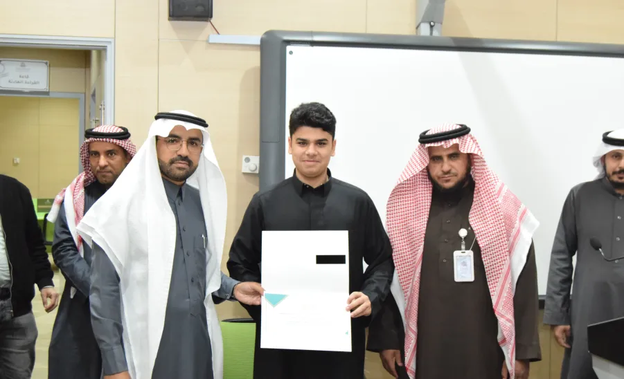 عمادة الدراسات العليا والبحث العلمي تنفذ برنامجاً موجهاً للطلبة الموهوبين بالتعاون مع إدراة التعليم - gssr