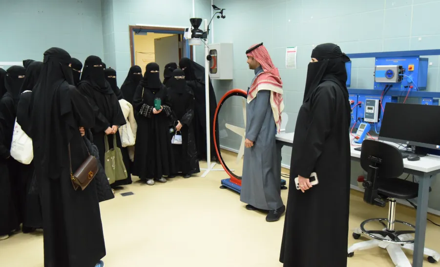 عمادة الدراسات العليا والبحث العلمي تنفذ برنامجاً موجهاً للطلبة الموهوبين بالتعاون مع إدراة التعليم - Gssr