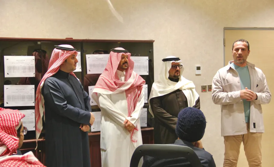 Applied College welcomes Al-Tuwaijri High School students  - طلاب