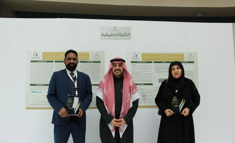 MU Rector visits the Applied College’s booth in the Annual Research Forum -  زيارة 