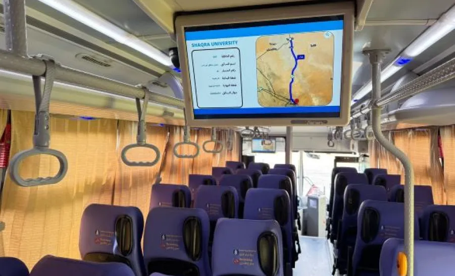 مدير الخدمات يقوم بزيارة تفقدية لعدد من مواقع النقل خلال إنطلاق الإختبارات الفصلية للمقررات الإلكترونية بالكليات  - 1