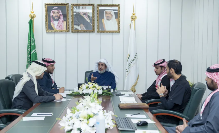 وكيل الجامعة للتنمية والاستثمار يدشن نظام الرد الآلي للرقم الموحد للطوارئ والبلاغات -  وكيل الجامعة للتنمية والاستثمار يدشن نظام الرد الآلي للرقم الموحد للطوارئ والبلاغات 