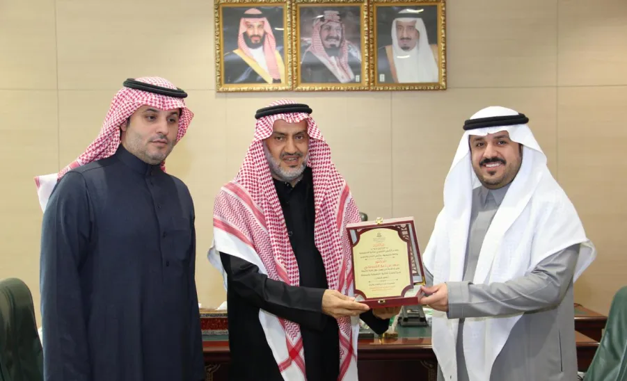 The Applied College dean honors former executive directors - تكريم 