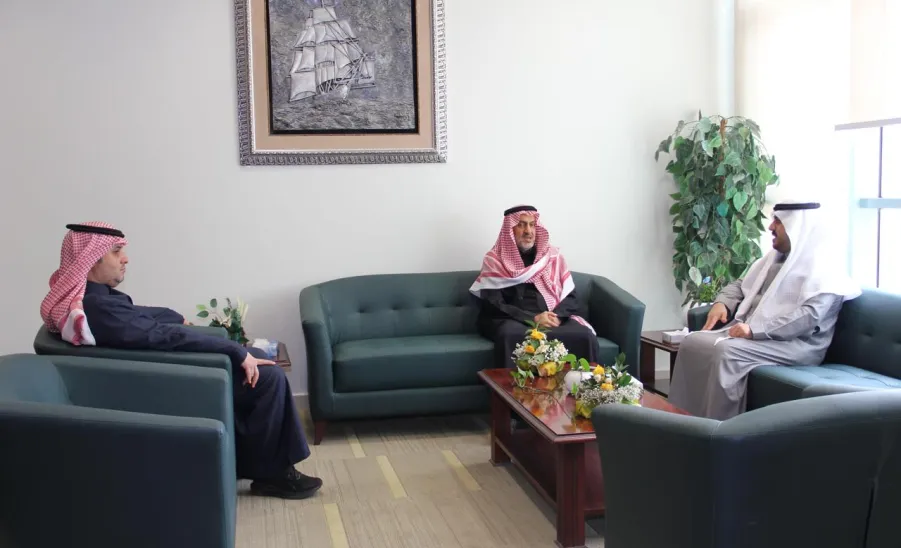 The Applied College dean honors former executive directors - تكريم 