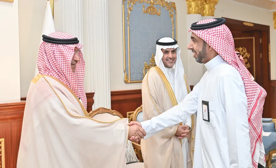 معالي وزير التعليم رئيس مجلس شؤون الجامعات الأستاذ يوسف بن عبدالله البنيان يزور الجامعة . - معالي وزير التعليم في رحاب #جامعة_المجمعة .