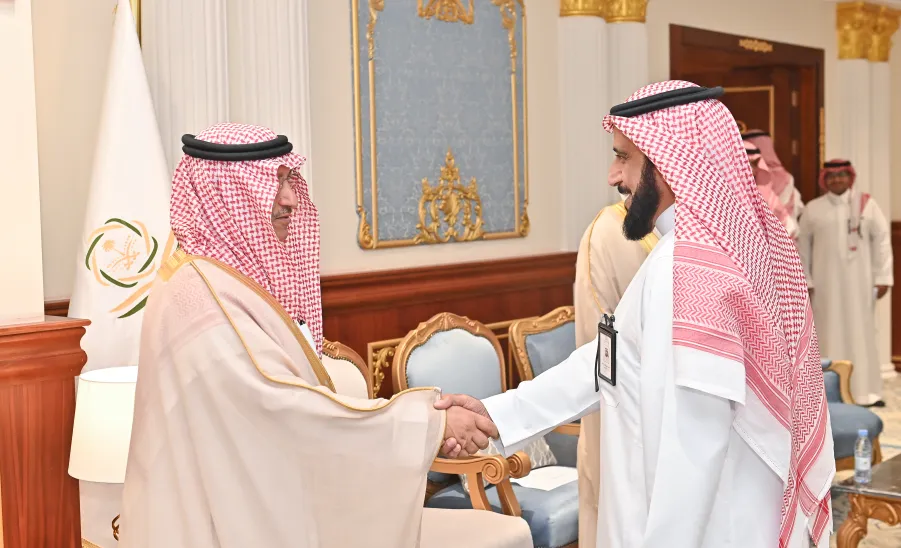معالي وزير التعليم رئيس مجلس شؤون الجامعات الأستاذ يوسف بن عبدالله البنيان يزور الجامعة . - معالي وزير التعليم في رحاب #جامعة_المجمعة .