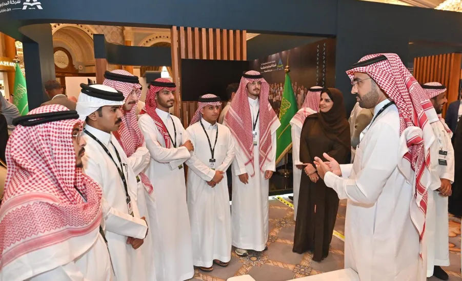 الإدارة العامة للخدمات تقدم خدمات التنقل لحضور فعاليات المعرض الدولي للتعليم  - 1
