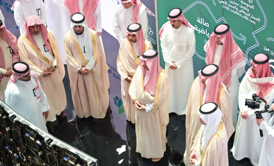 معالي وزير التعليم رئيس مجلس شؤون الجامعات الأستاذ يوسف بن عبدالله البنيان يزور الجامعة . - معالي وزير التعليم في رحاب #جامعة_المجمعة .