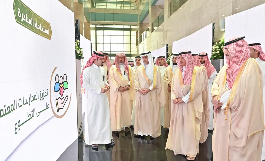معالي وزير التعليم رئيس مجلس شؤون الجامعات الأستاذ يوسف بن عبدالله البنيان يزور الجامعة . - معالي وزير التعليم في رحاب #جامعة_المجمعة .