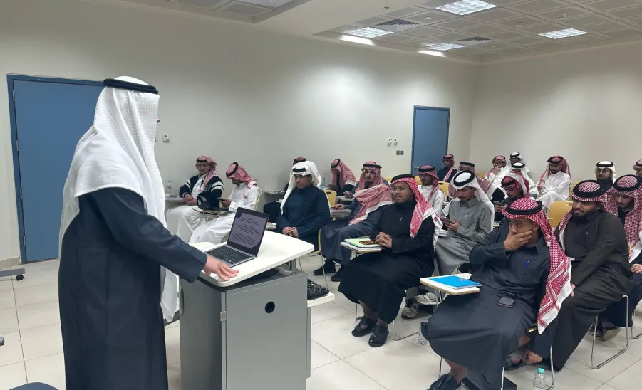 نادي التنمية المستدامة يقيم دورة بعنوان : الطالب الجامعي " مفتاح تحقيق أهداف التنمية المستدامة " - 1