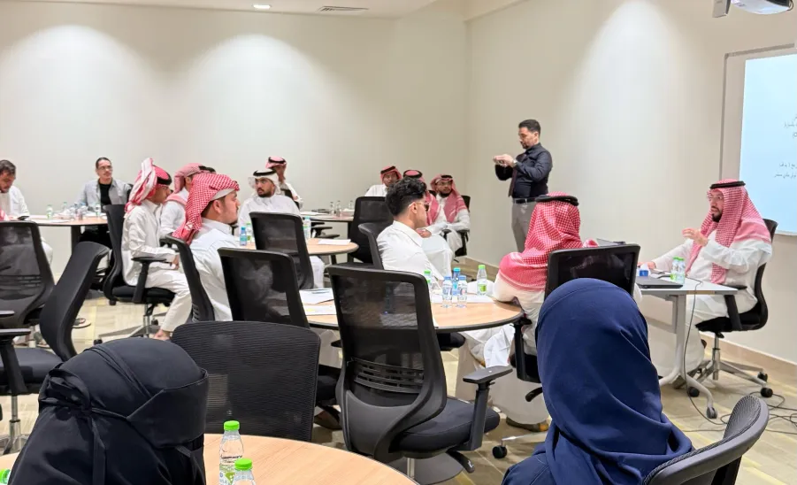 نادي التنمية المستدامة يقيم ورشة بعنوان : البُعد النفسي في رحلة الطالب الجامعي - 1