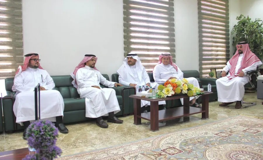 The CEO in a meeting with the supervisor of the University Environment Improvement Project  -  ورشه