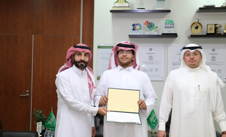The Applied College honors outstanding students across all branches -  أرشدني 